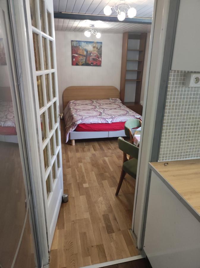 Appartamento Studio indépendant dans un maison Saint-Denis  Esterno foto