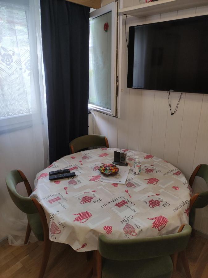 Appartamento Studio indépendant dans un maison Saint-Denis  Esterno foto